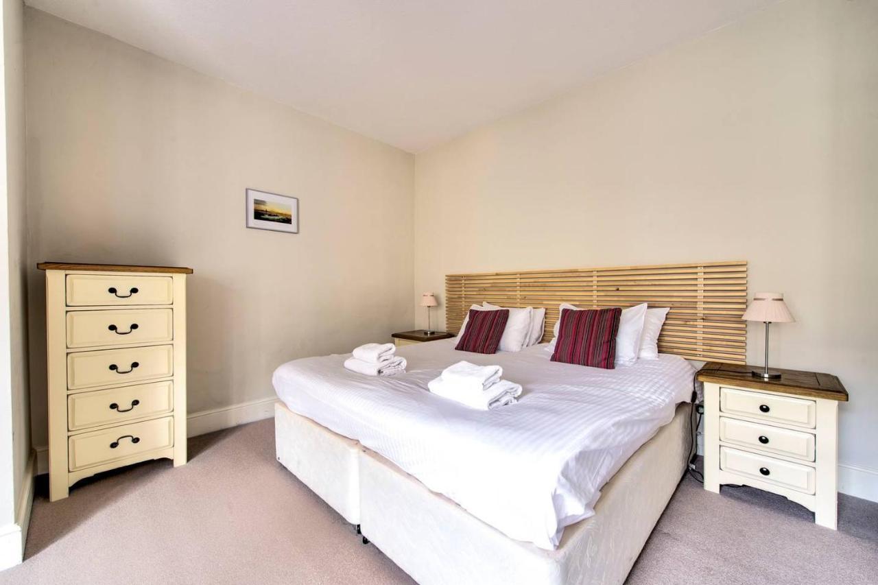 Joivy Bright 1 Bed Flat, Close To Princess Street Edimburgo Esterno foto