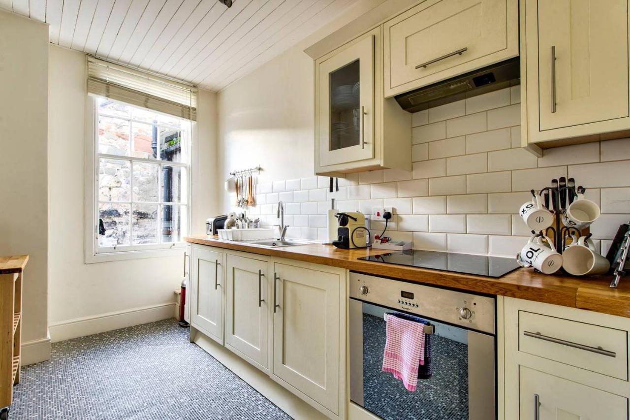 Joivy Bright 1 Bed Flat, Close To Princess Street Edimburgo Esterno foto